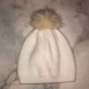 Brand new, never worn beanie 🖤